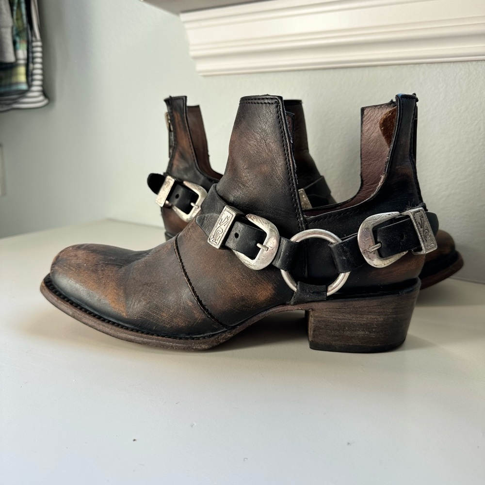 FREEBIRD by Steven ankle leather boots size 9
